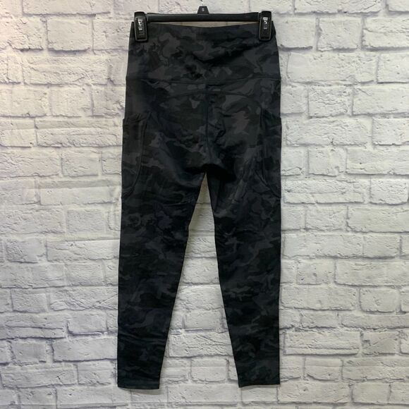 The Gym People Dark Camo Print Leggings with Side Pockets Size Small - Picture 4 of 5